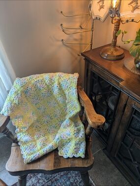 Adorable Granny Square Crochet Baby Blanket Vintage
